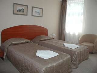 Отель Deims Hotel Шилуте Двухместный номер с 2 отдельными кроватями-1